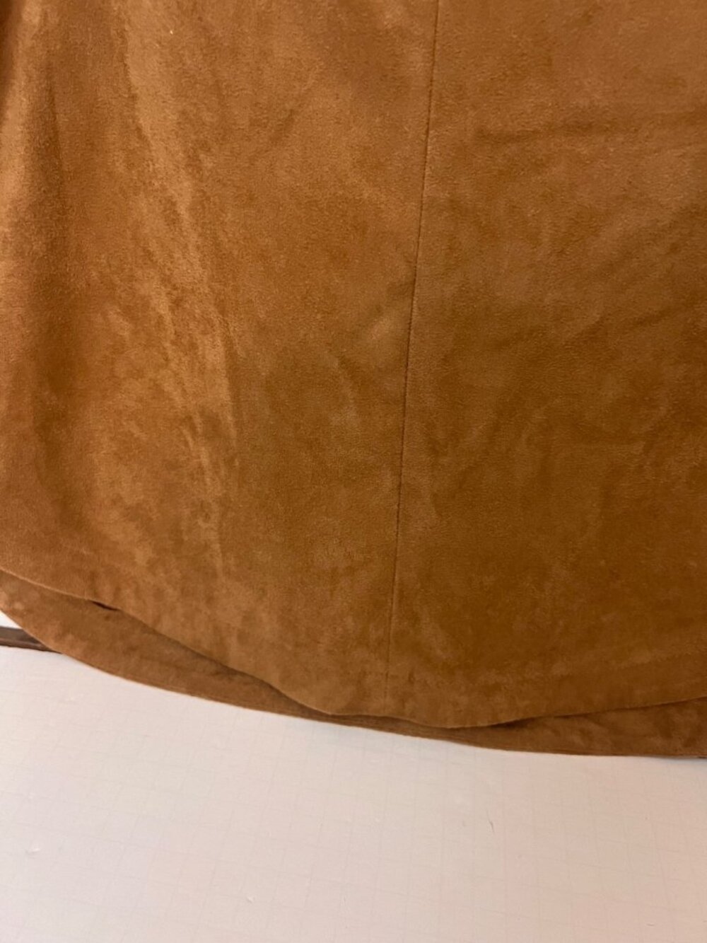 BB Dakota Faux Suede Mini Skirt, Whiskey Brown Size 4 Retro, Vintage Curved Hem - Picture 4 of 7